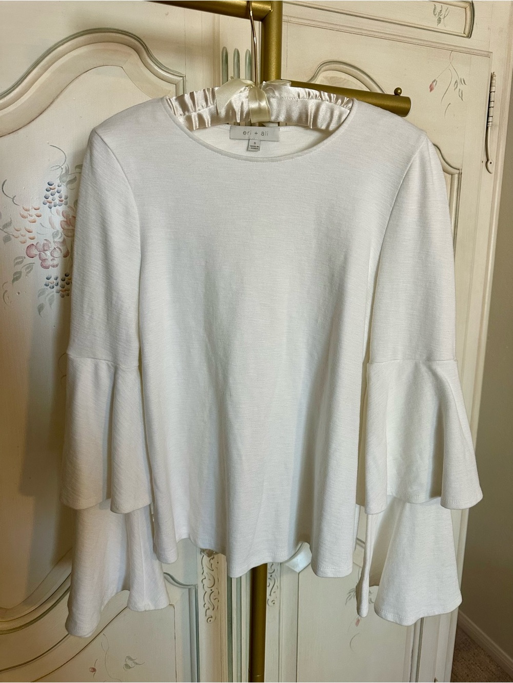 Women’s Ivory Ruffle-Sleeve Blouse